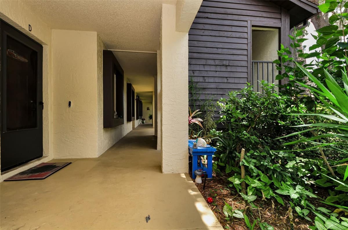 3610 MAGNOLIA RIDGE CIRCLE — photo 11 of 59