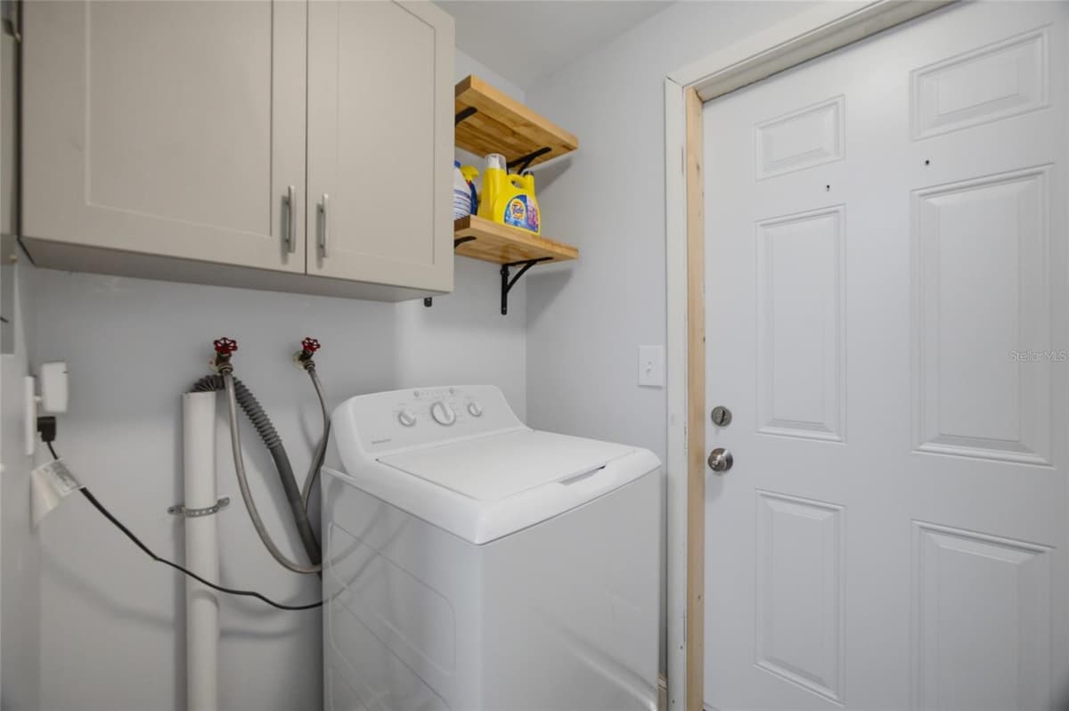 9347 MIRACLE DRIVE — photo 19 of 42