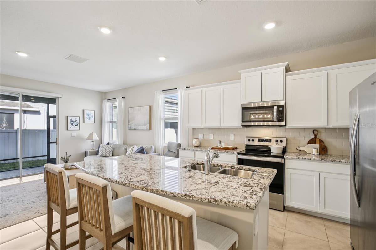 2813 MIDNIGHT PEARL DRIVE — photo 11 of 34