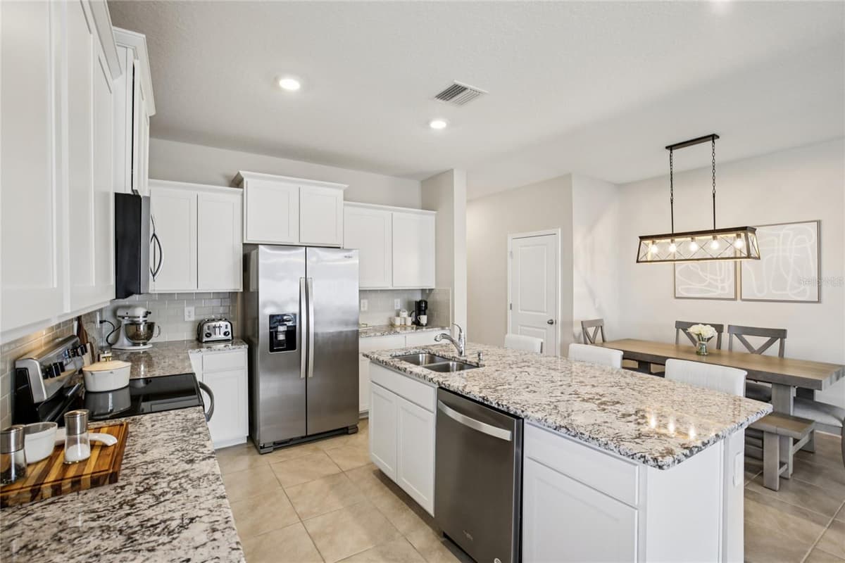 2813 MIDNIGHT PEARL DRIVE — photo 13 of 34