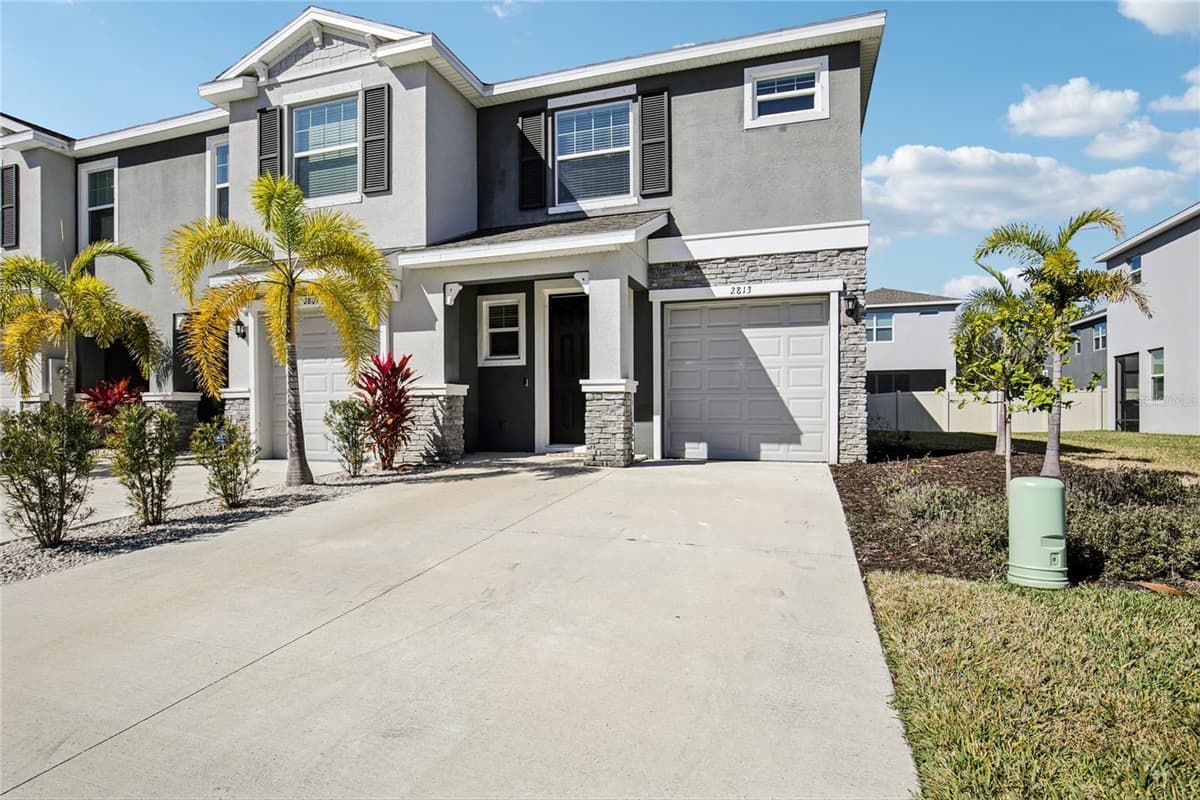 2813 MIDNIGHT PEARL DRIVE — photo 4 of 34