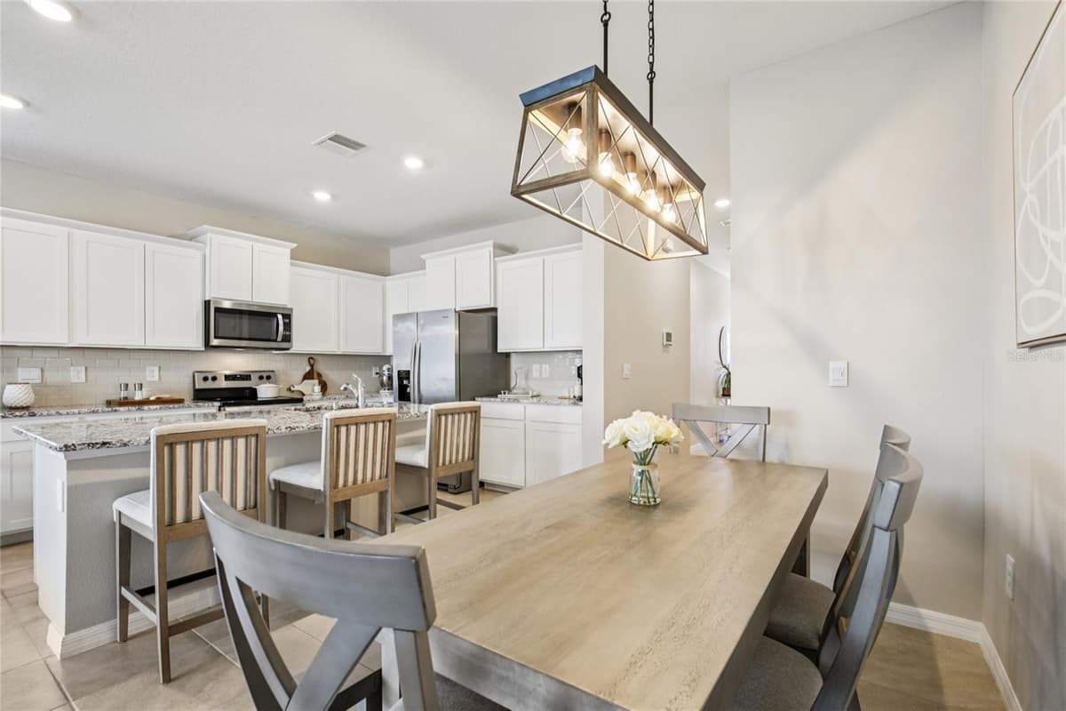 2813 MIDNIGHT PEARL DRIVE — photo 8 of 34