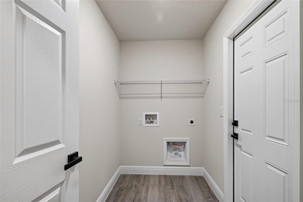 2902 EDISON PLACE — photo 31 of 38