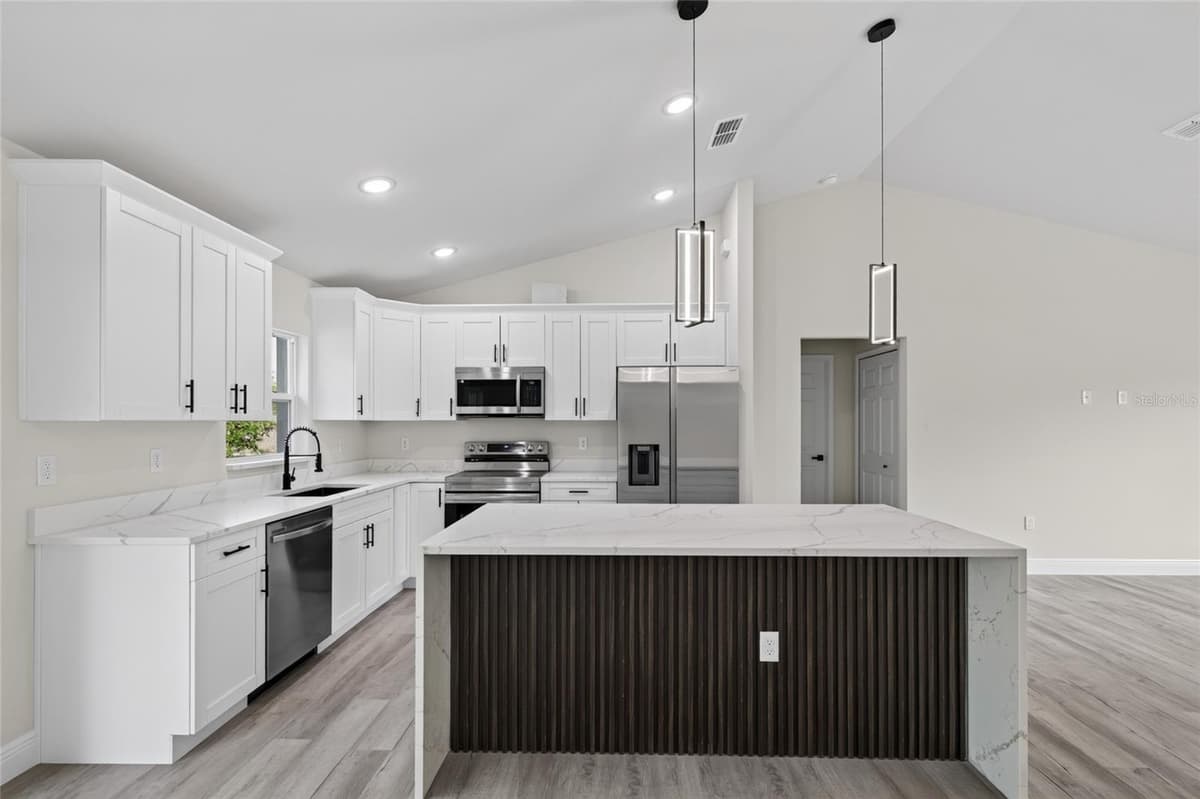 2902 EDISON PLACE — photo 7 of 38