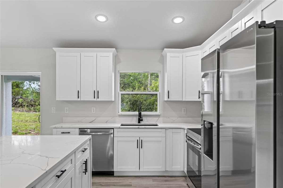 2902 EDISON PLACE — photo 11 of 38