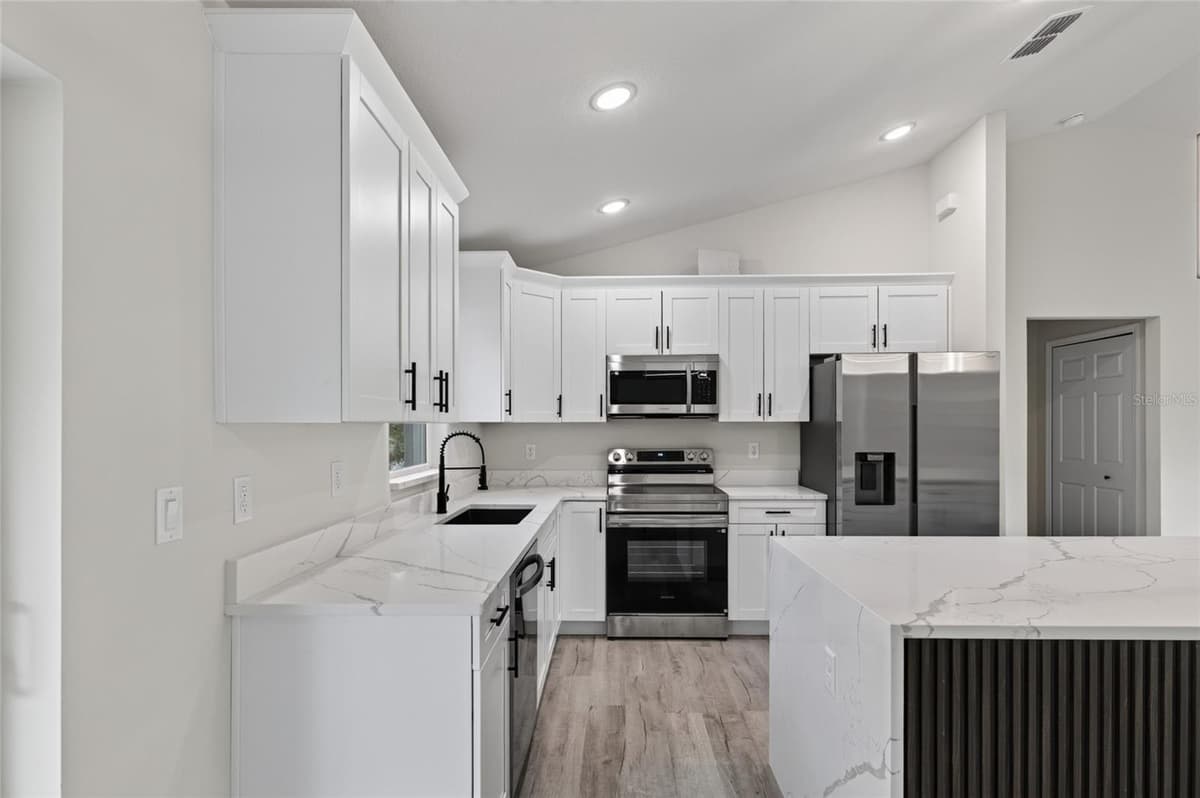 2902 EDISON PLACE — photo 9 of 38