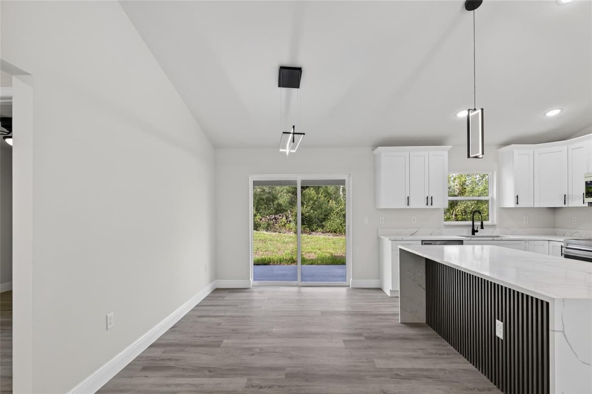2902 EDISON PLACE — photo 15 of 38