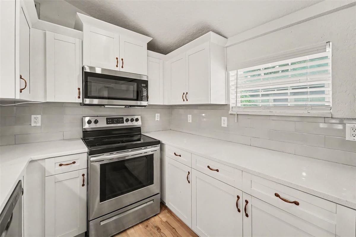 800 GENESEE STREET — photo 8 of 27