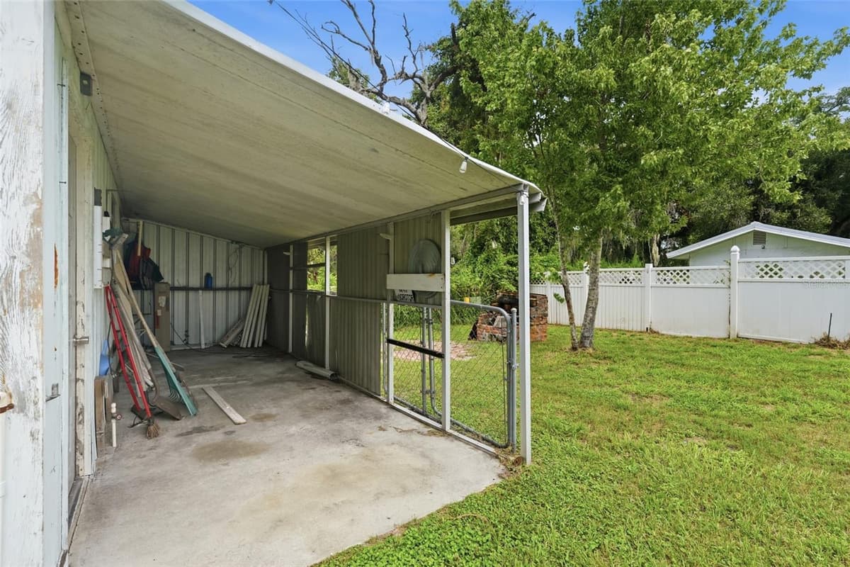 162 BRIDLE PATH — photo 31 of 36