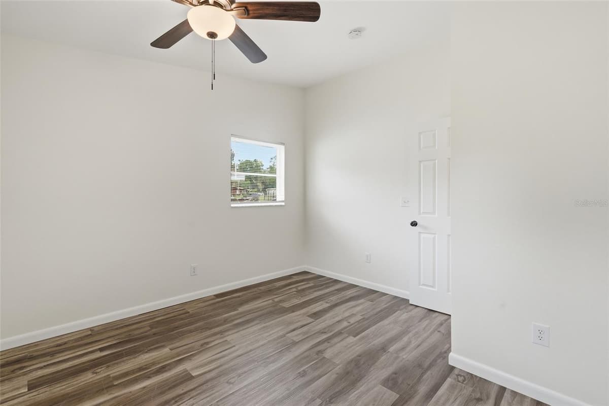 162 BRIDLE PATH — photo 18 of 36