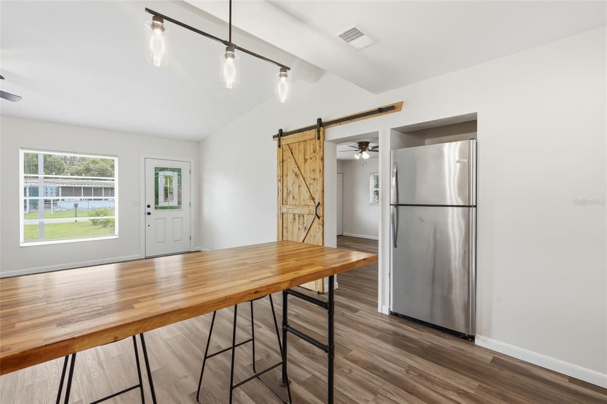 162 BRIDLE PATH — photo 10 of 36