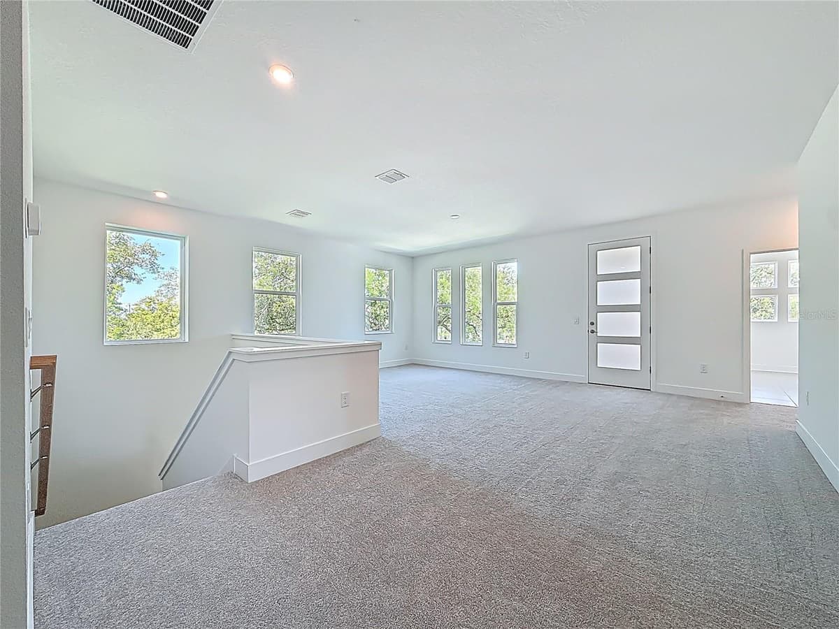 4732 WALLCRAFT AVENUE — photo 30 of 86