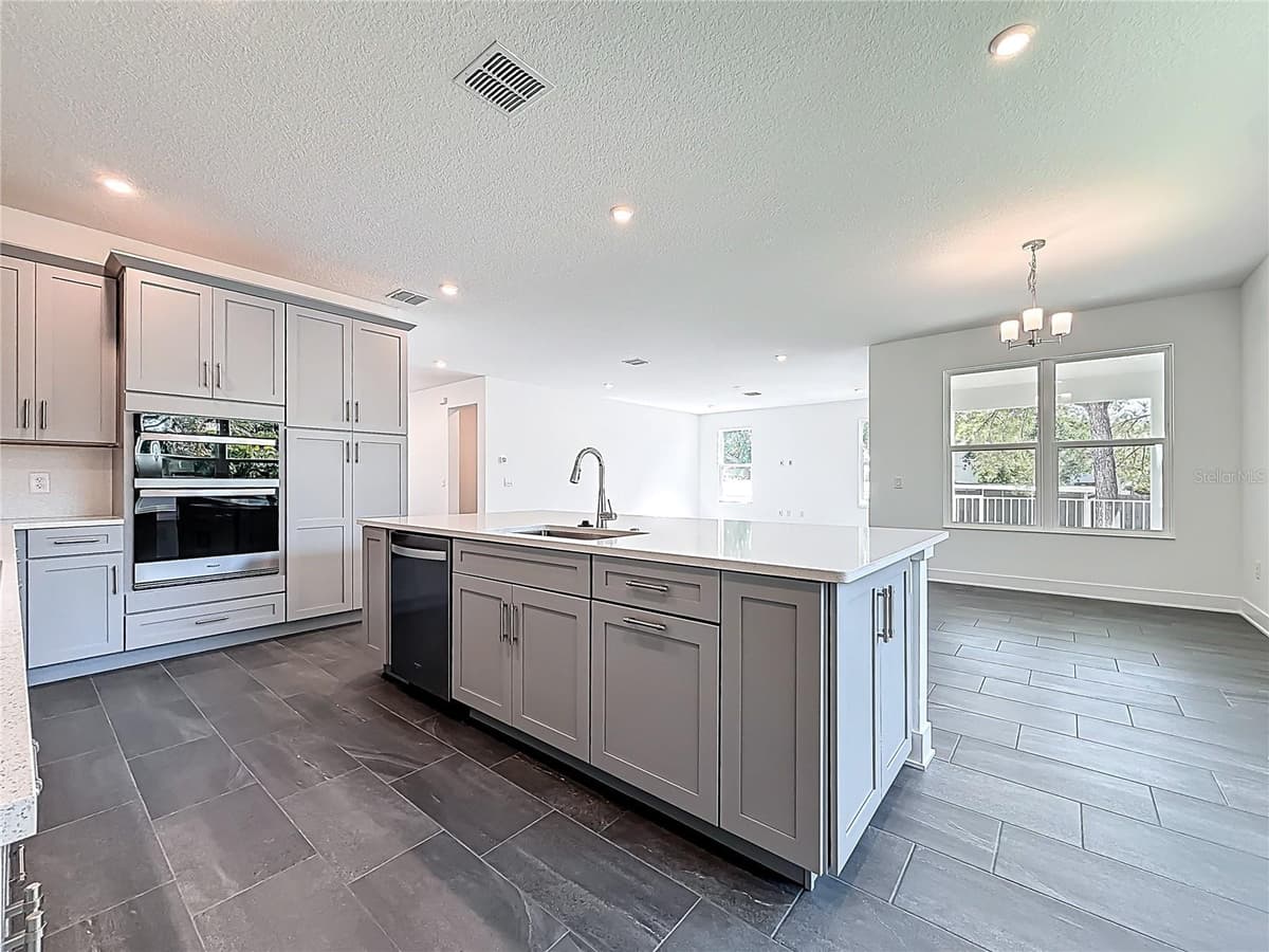 4732 WALLCRAFT AVENUE — photo 26 of 86