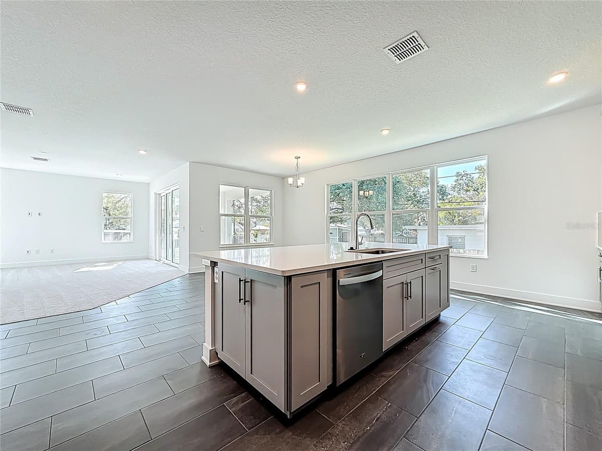 4732 WALLCRAFT AVENUE — photo 22 of 86