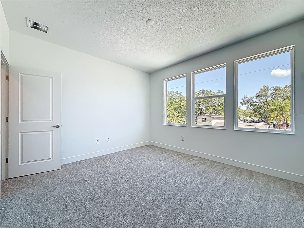 4732 WALLCRAFT AVENUE — photo 37 of 86