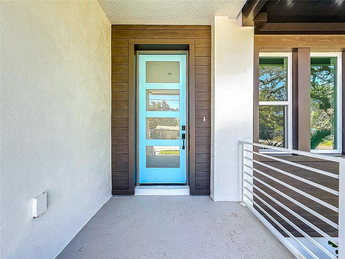 4732 WALLCRAFT AVENUE — photo 4 of 86