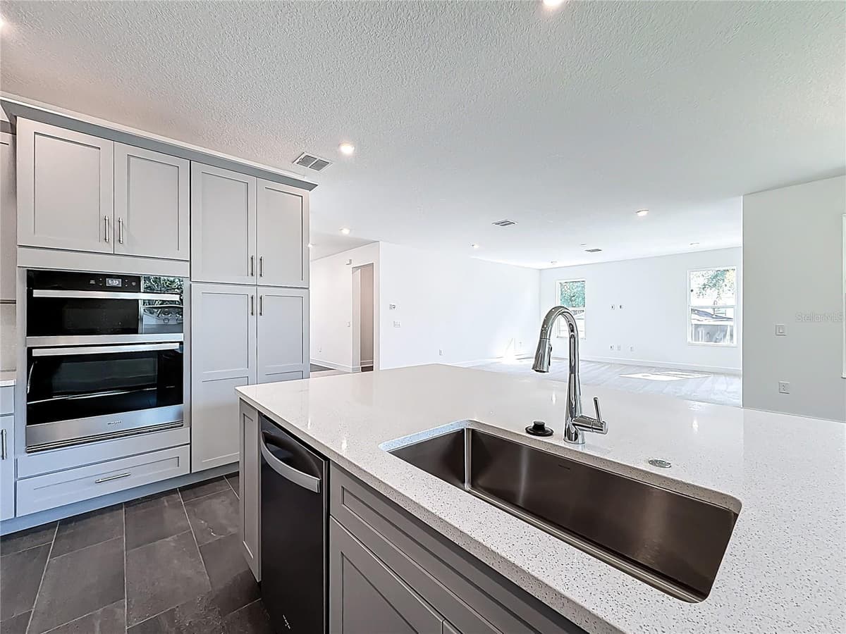 4732 WALLCRAFT AVENUE — photo 25 of 86