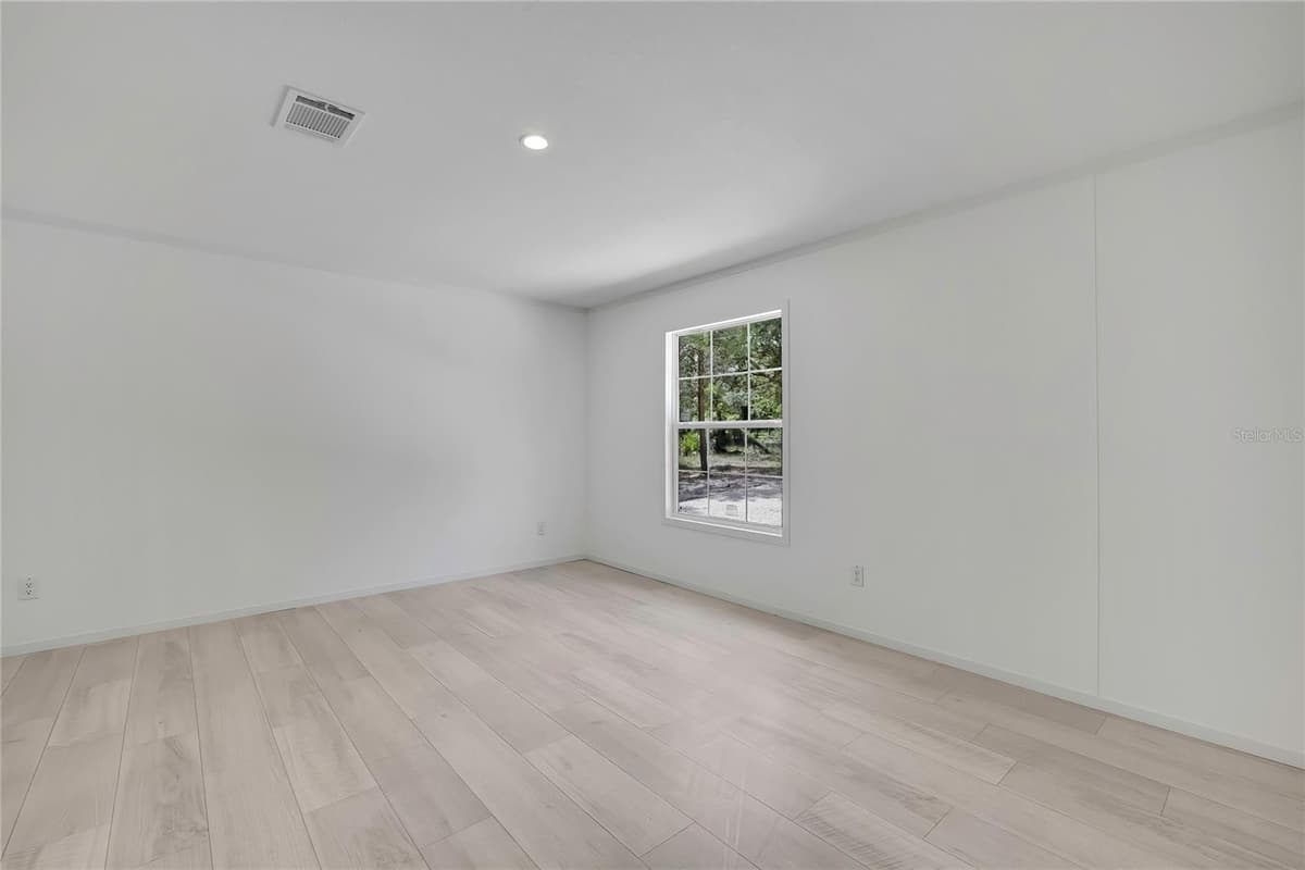 5611 ROCHELLE STREET — photo 18 of 56