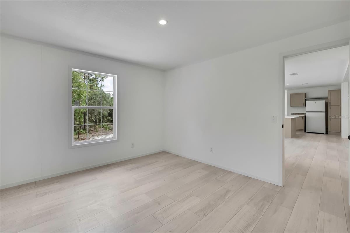 5611 ROCHELLE STREET — photo 30 of 56