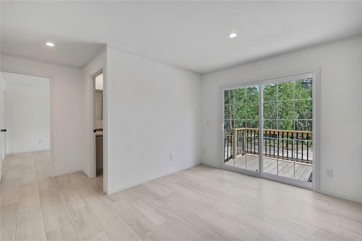 5611 ROCHELLE STREET — photo 16 of 56