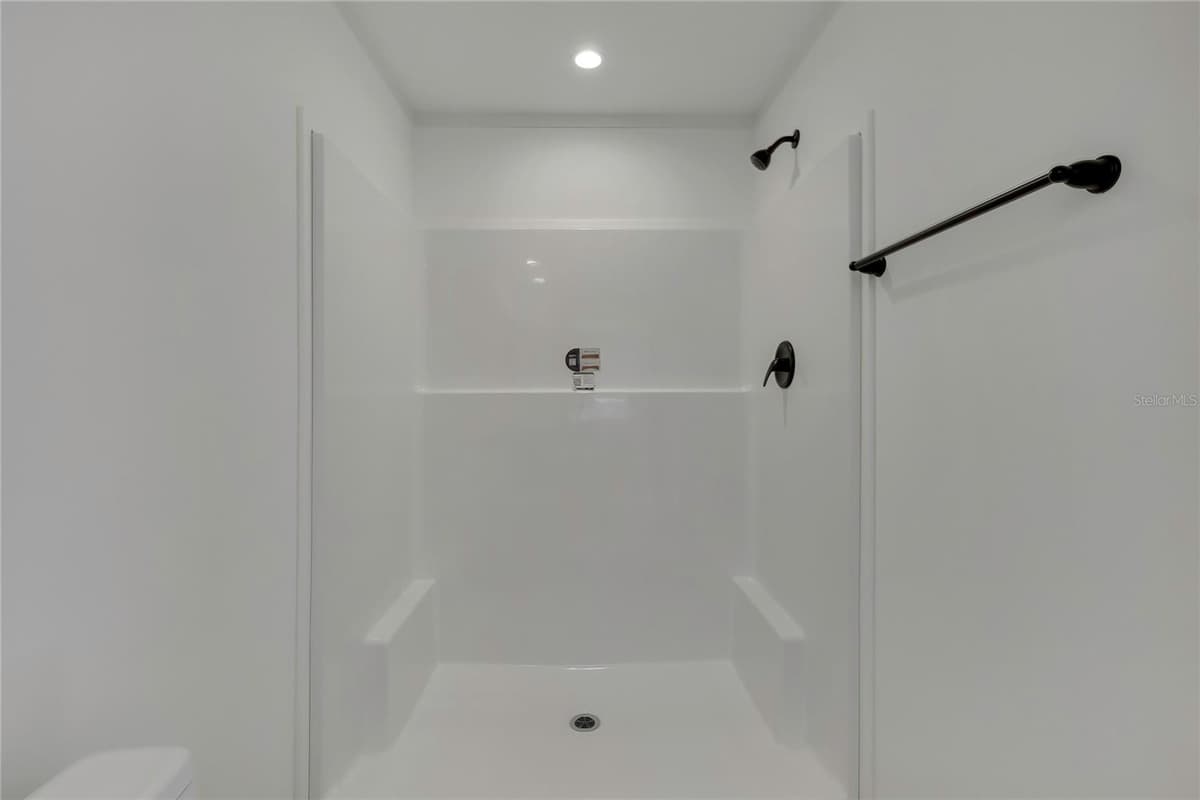 5611 ROCHELLE STREET — photo 38 of 56