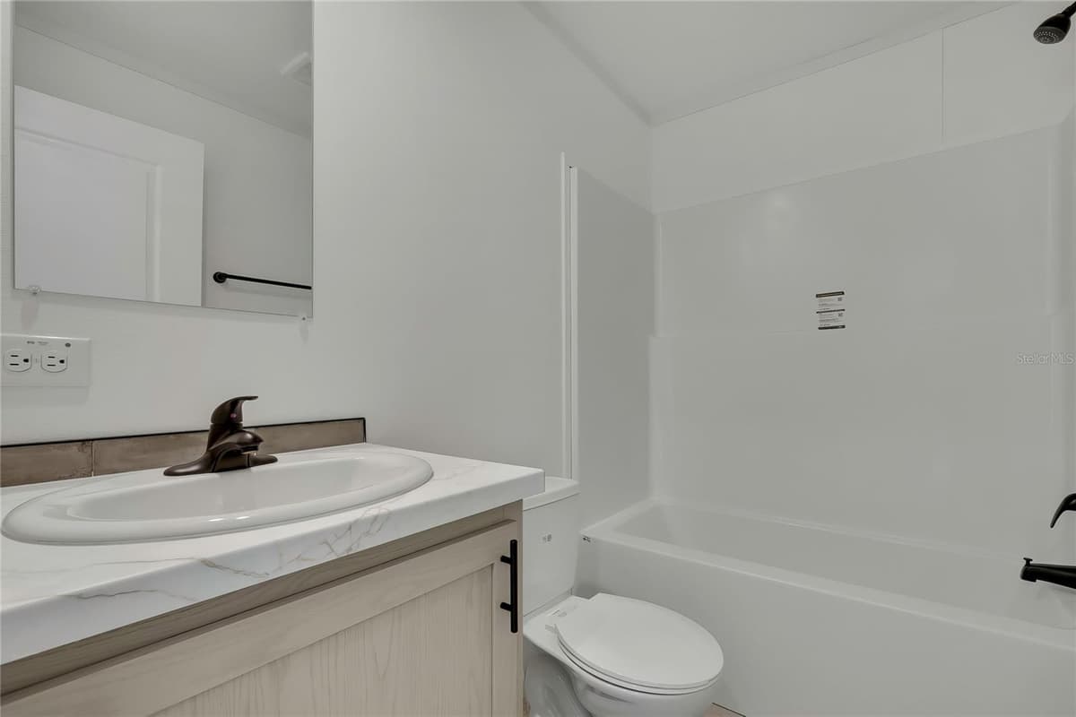 5611 ROCHELLE STREET — photo 31 of 56