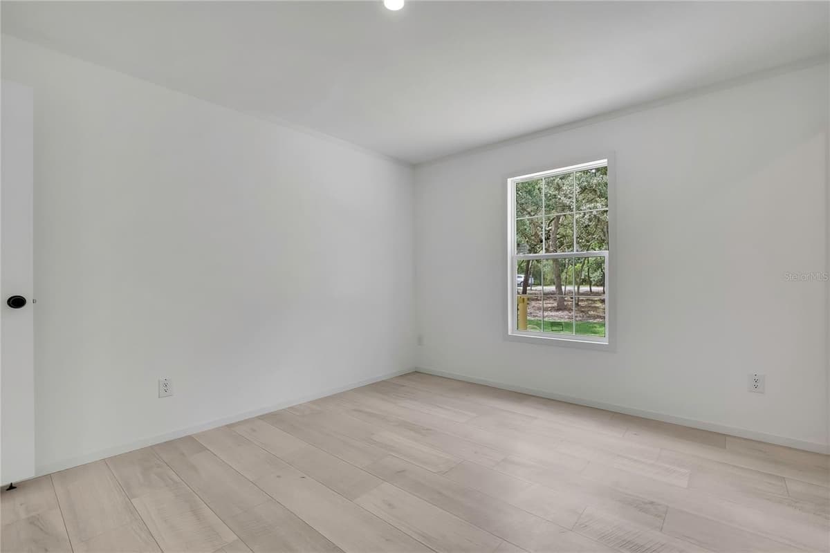 5611 ROCHELLE STREET — photo 34 of 56