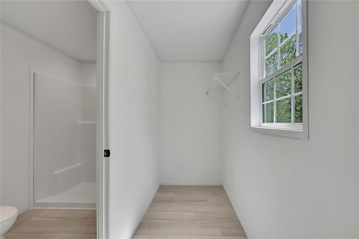 5611 ROCHELLE STREET — photo 25 of 56
