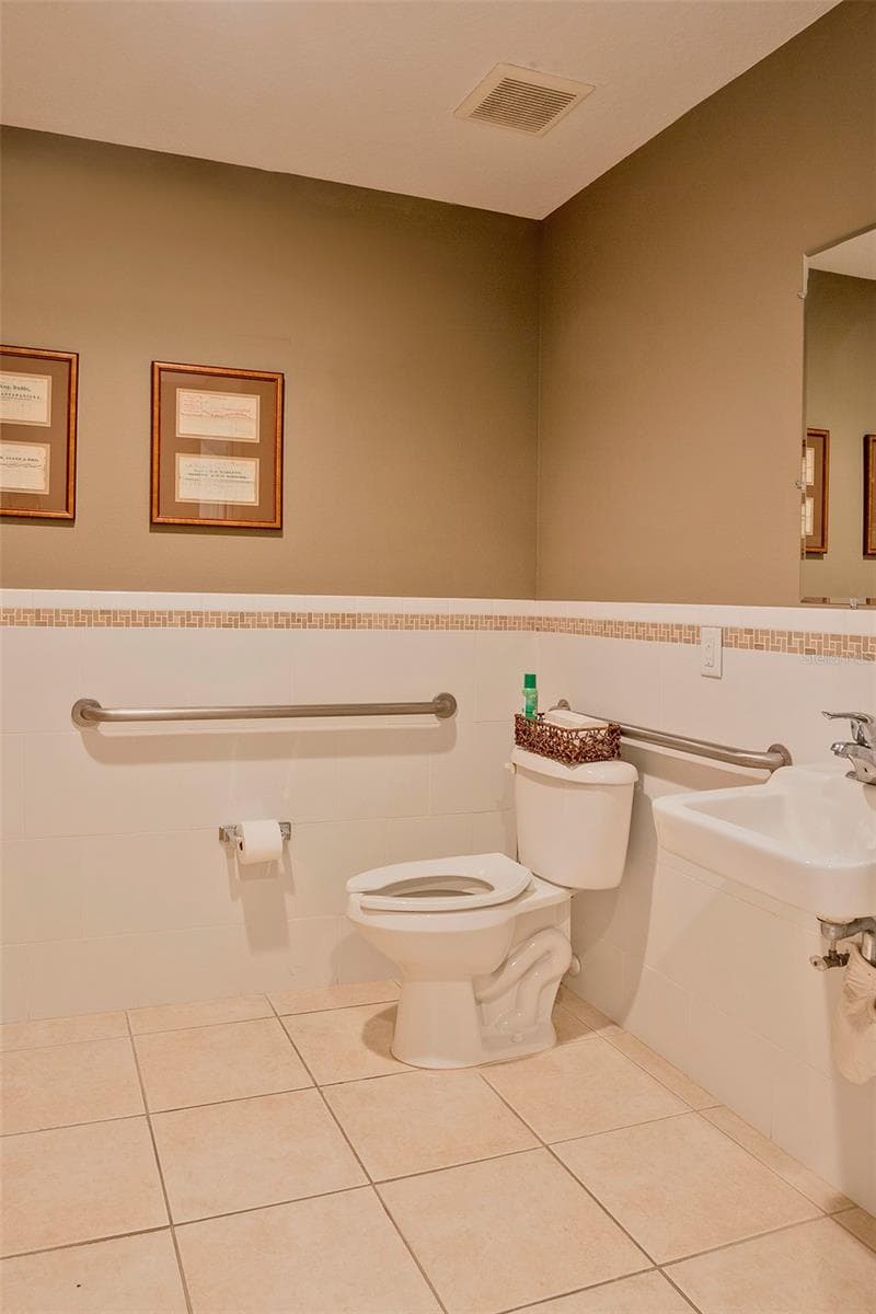 310 WILDWOOD WAY — photo 8 of 14