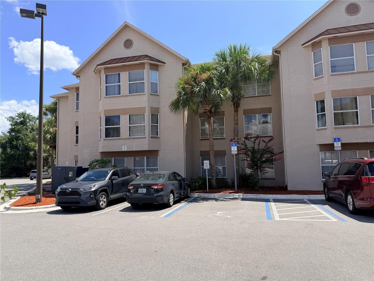 3100 PARKWAY BOULEVARD — photo 1 of 21
