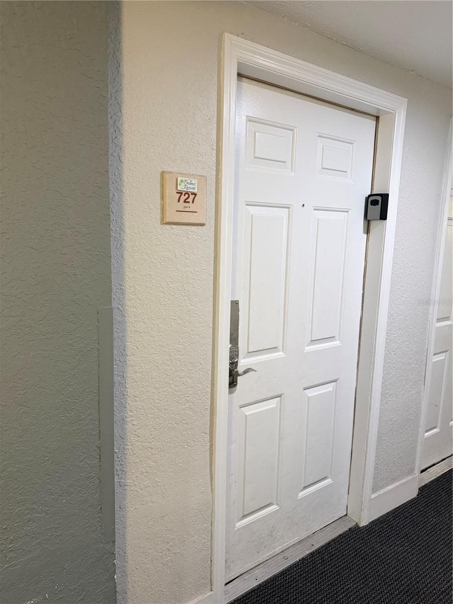 3100 PARKWAY BOULEVARD — photo 2 of 21