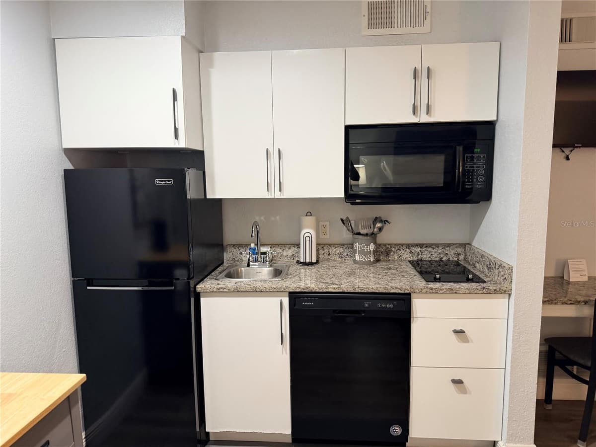 3100 PARKWAY BOULEVARD — photo 4 of 21