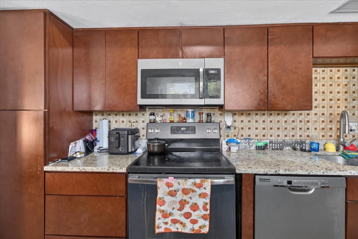 10538 AGATE COURT — photo 17 of 57