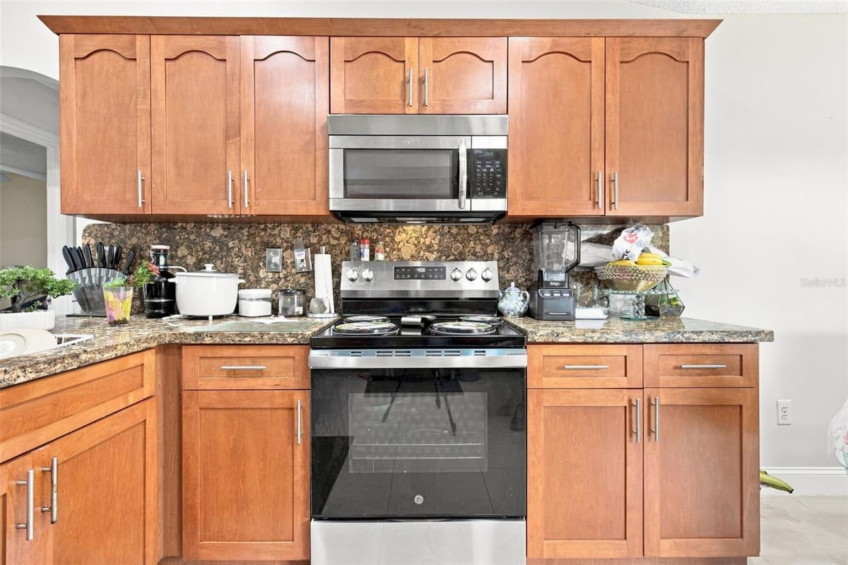 13501 17TH COURT — photo 19 of 36