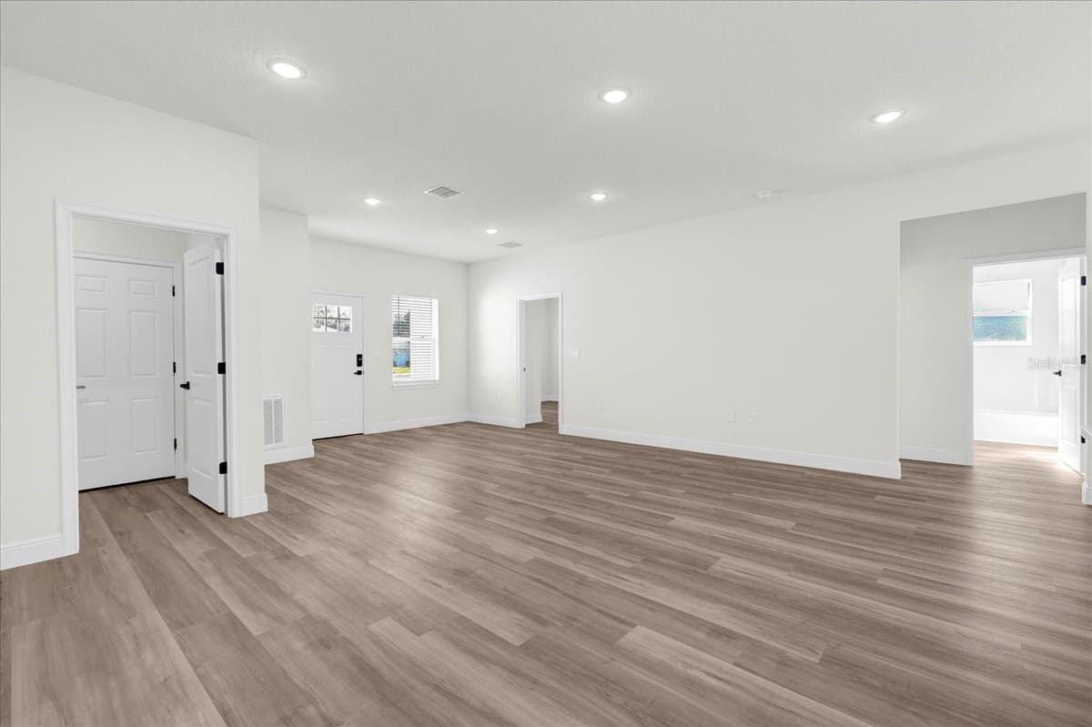 13592 40 CIRCLE — photo 5 of 32