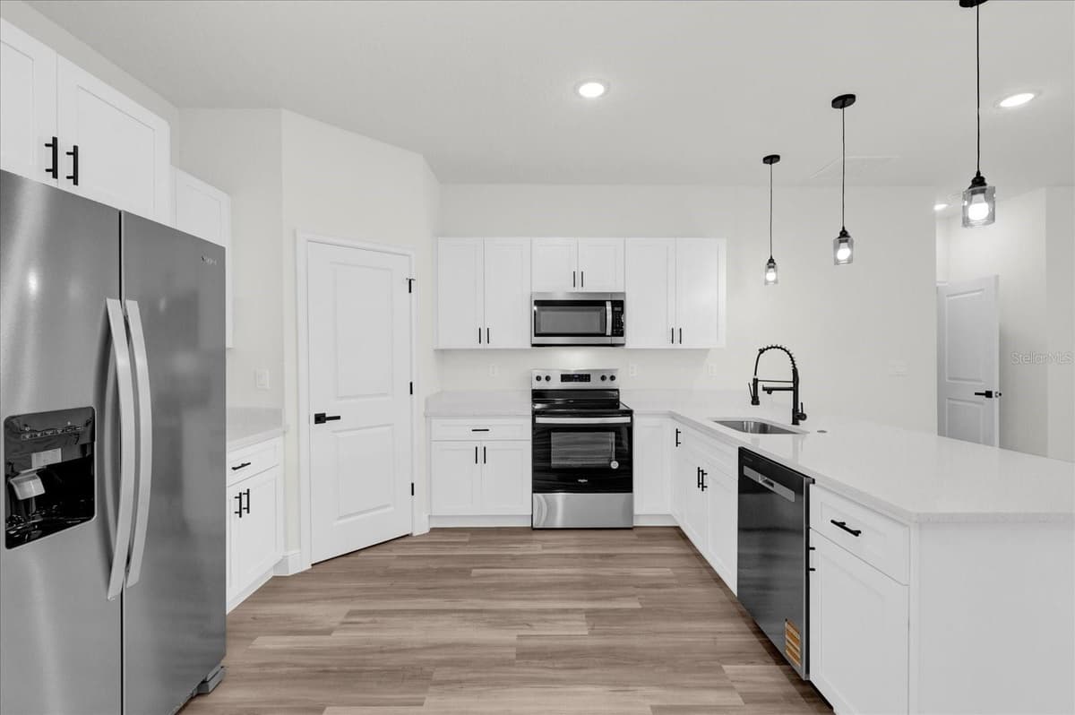 13592 40 CIRCLE — photo 9 of 32