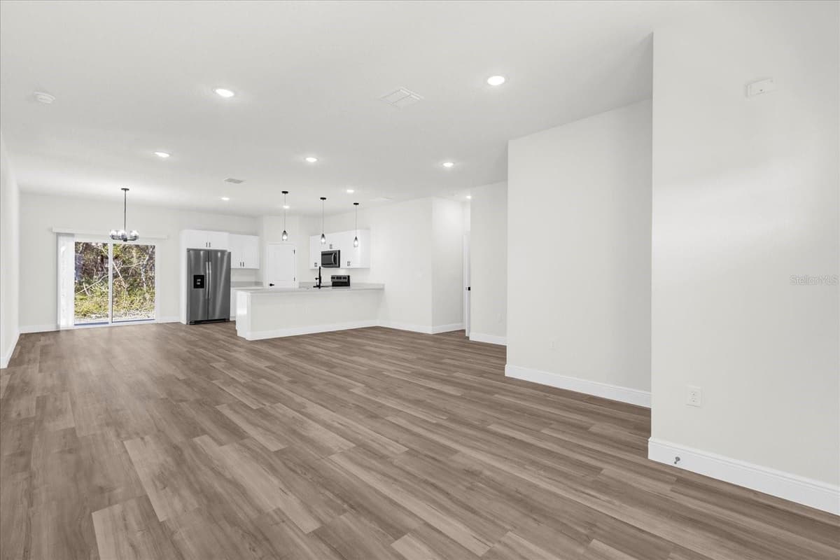13592 40 CIRCLE — photo 4 of 32