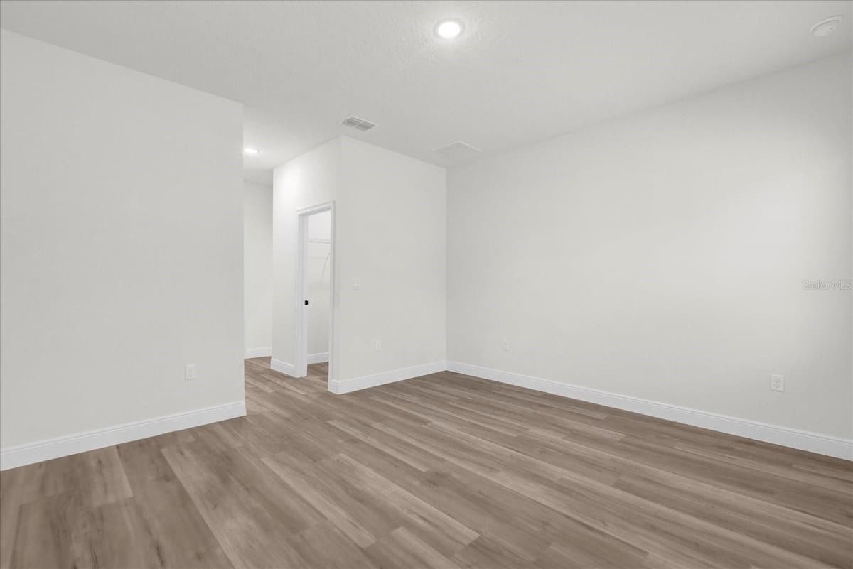 13592 40 CIRCLE — photo 15 of 32