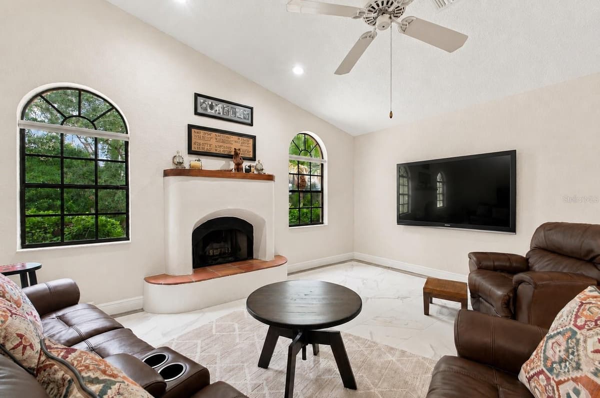 10307 WATERS EDGE COURT — photo 17 of 46