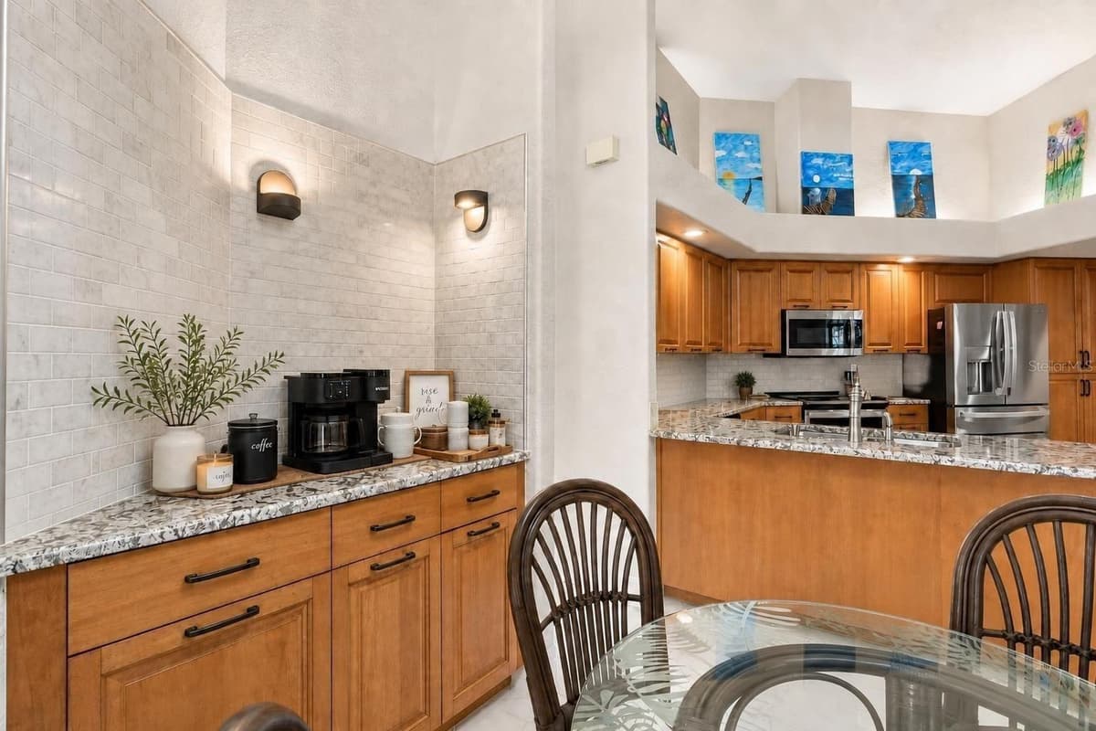 10307 WATERS EDGE COURT — photo 14 of 46