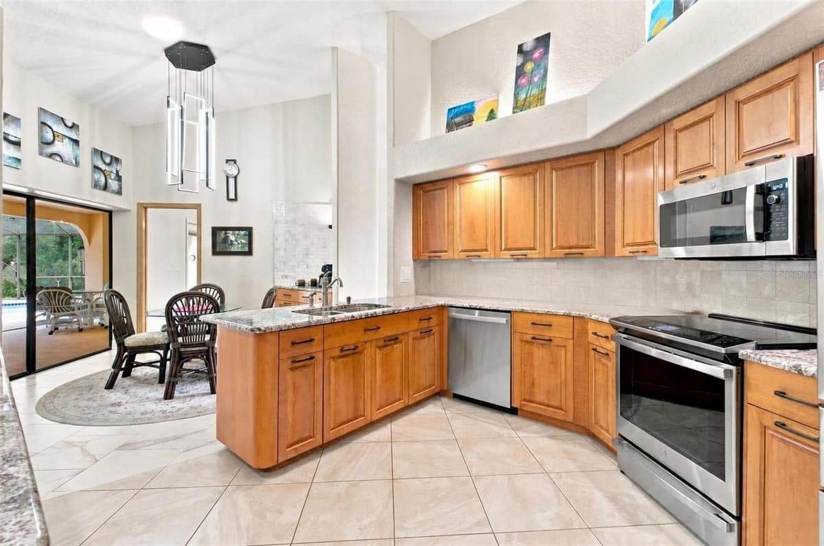 10307 WATERS EDGE COURT — photo 12 of 46