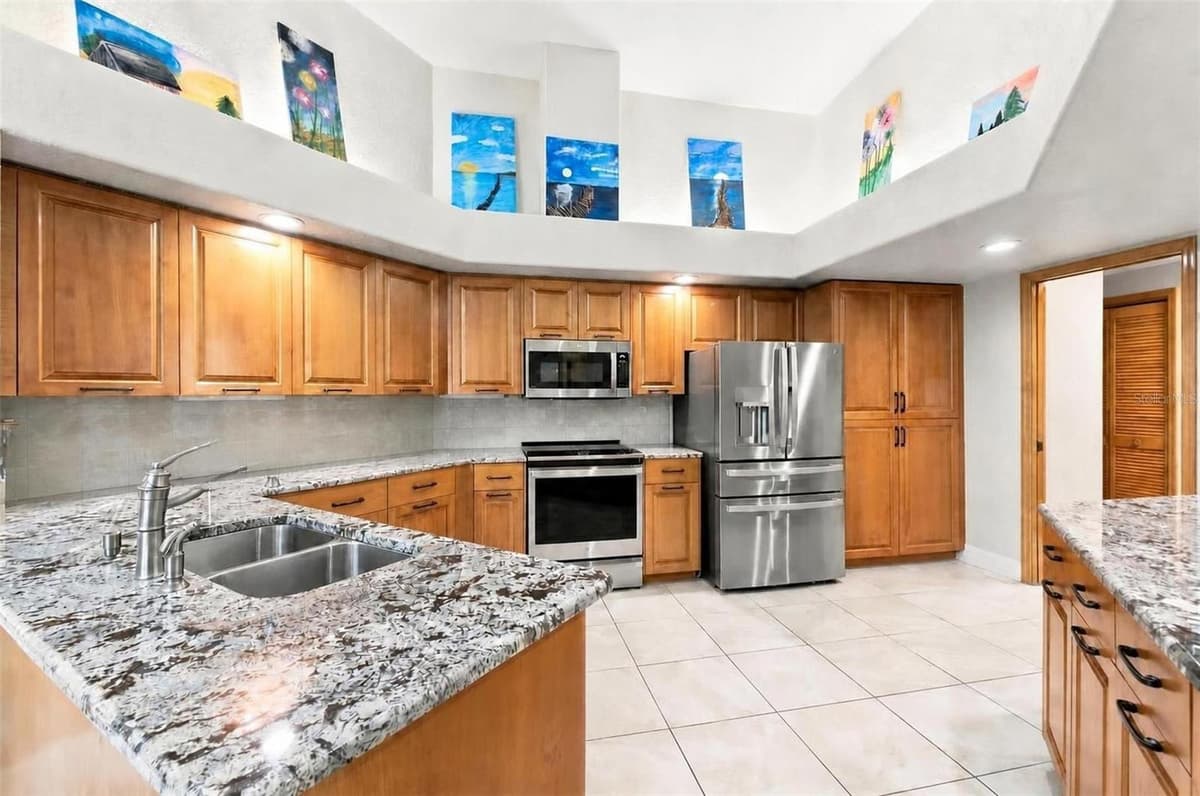 10307 WATERS EDGE COURT — photo 10 of 46