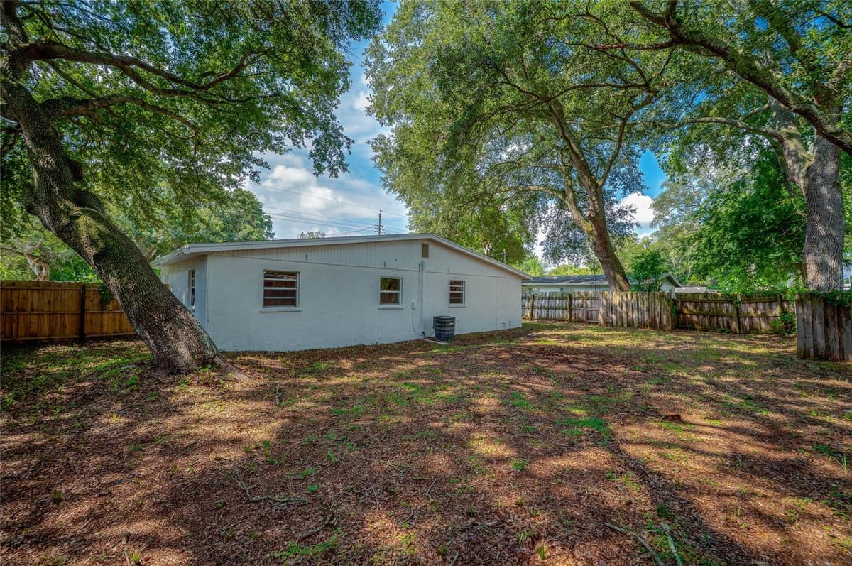 1220 LEON LANE — photo 27 of 33