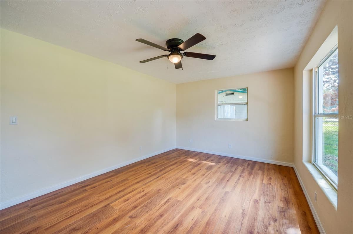1220 LEON LANE — photo 6 of 33