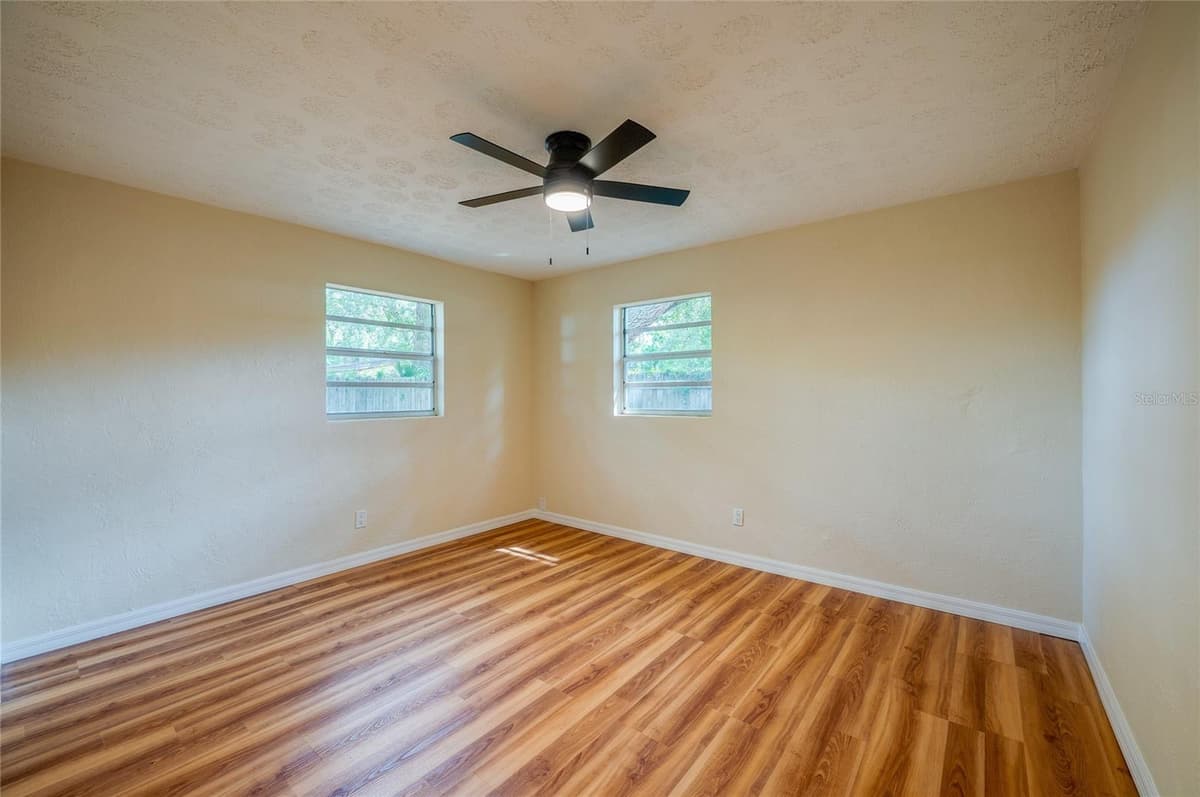 1220 LEON LANE — photo 16 of 33
