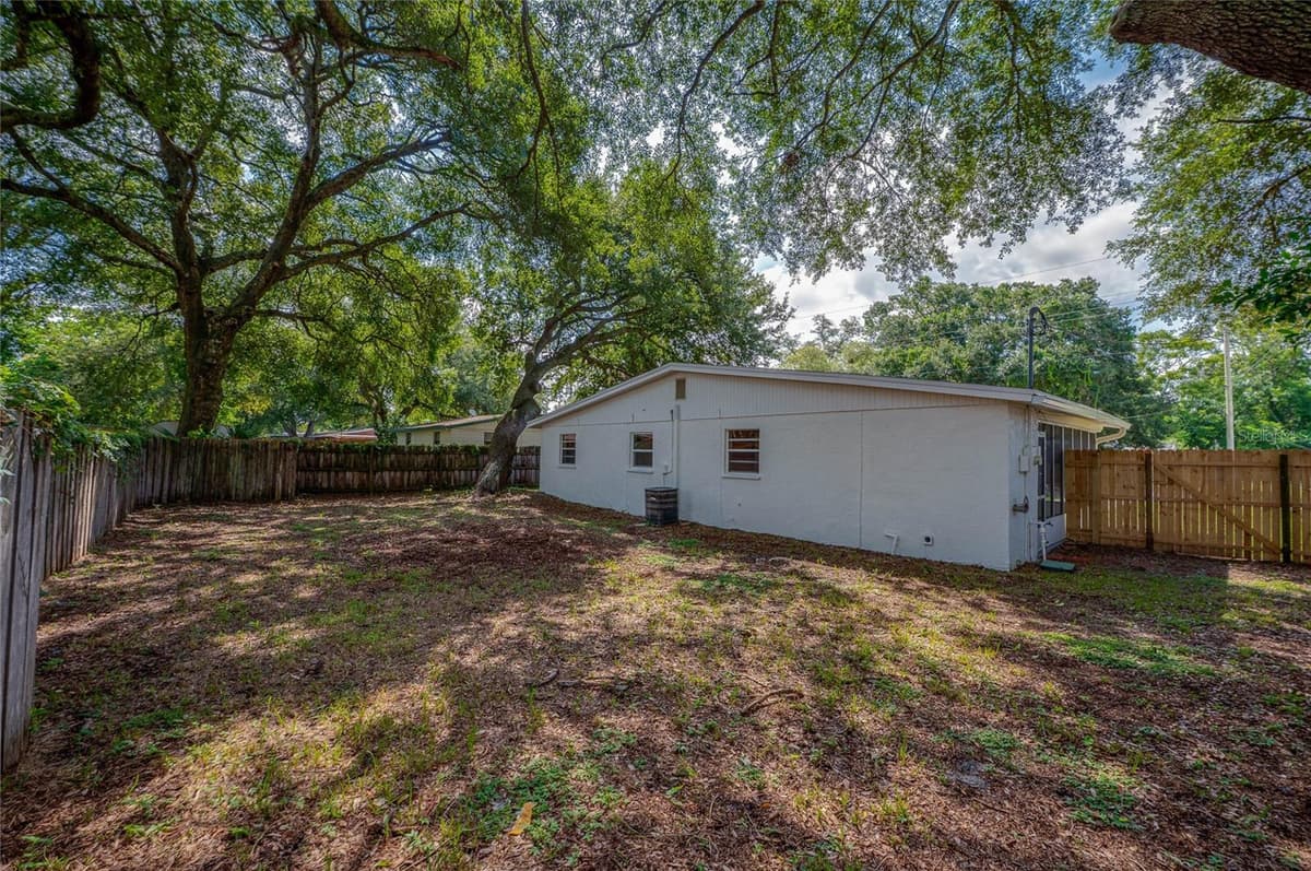 1220 LEON LANE — photo 26 of 33