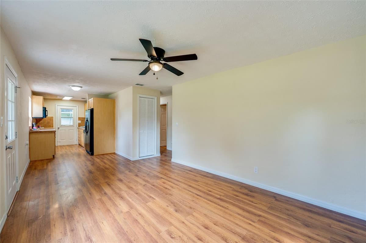 1220 LEON LANE — photo 7 of 33