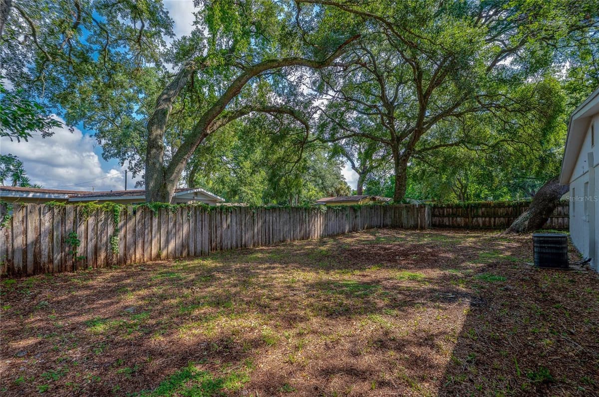 1220 LEON LANE — photo 28 of 33