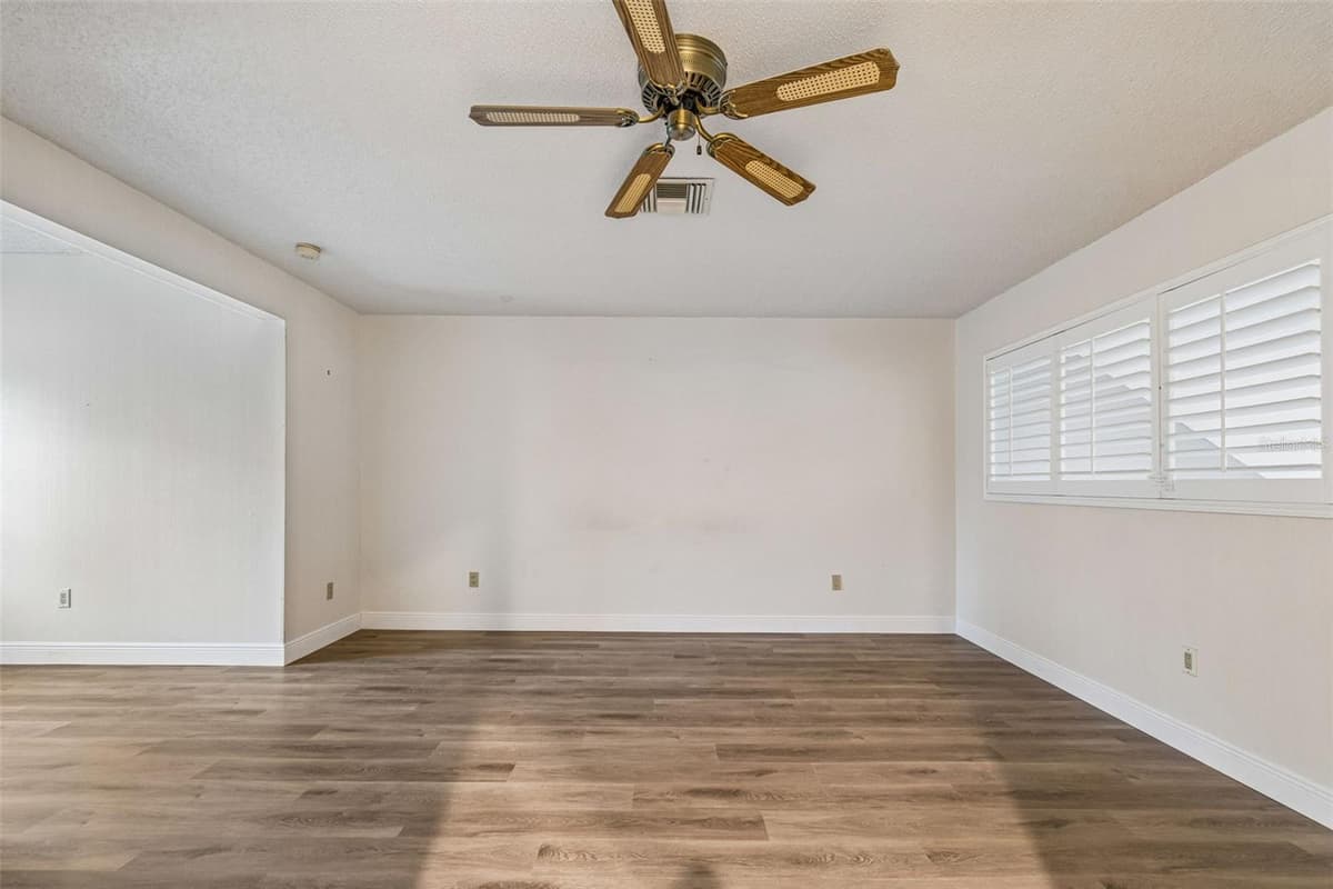 2830 COUNTRYSIDE BOULEVARD — photo 41 of 71