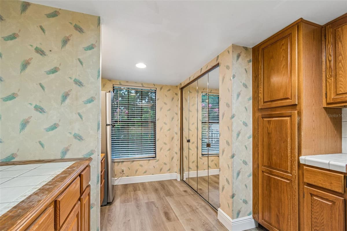 2830 COUNTRYSIDE BOULEVARD — photo 10 of 71